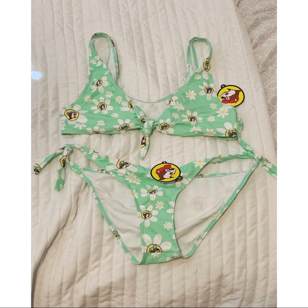 Buc-ee’s Mint Daisy Bikini 🌼